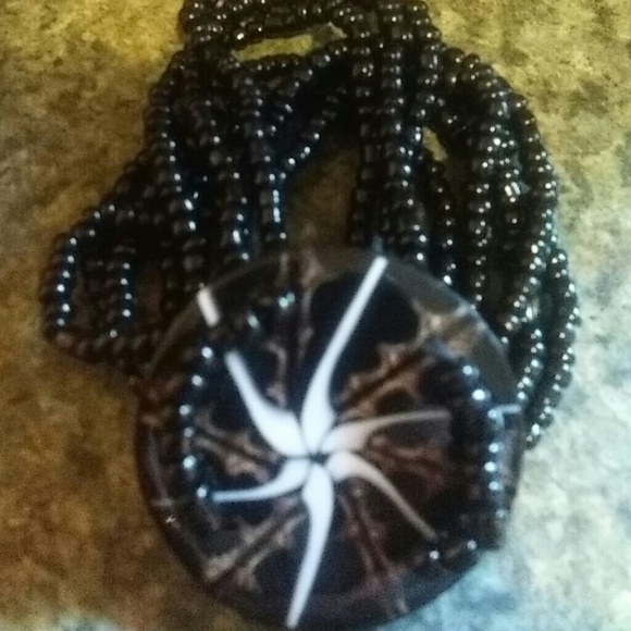 2 Shell bracelets - Picture 2 of 3